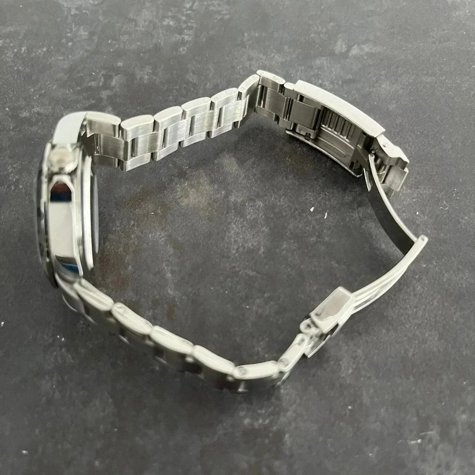 Explorer ll GMT